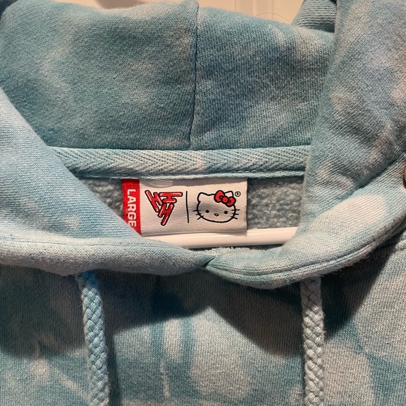 Hypland x Hello Kitty Tie Dye Sweatshirt - Picture 3 of 4